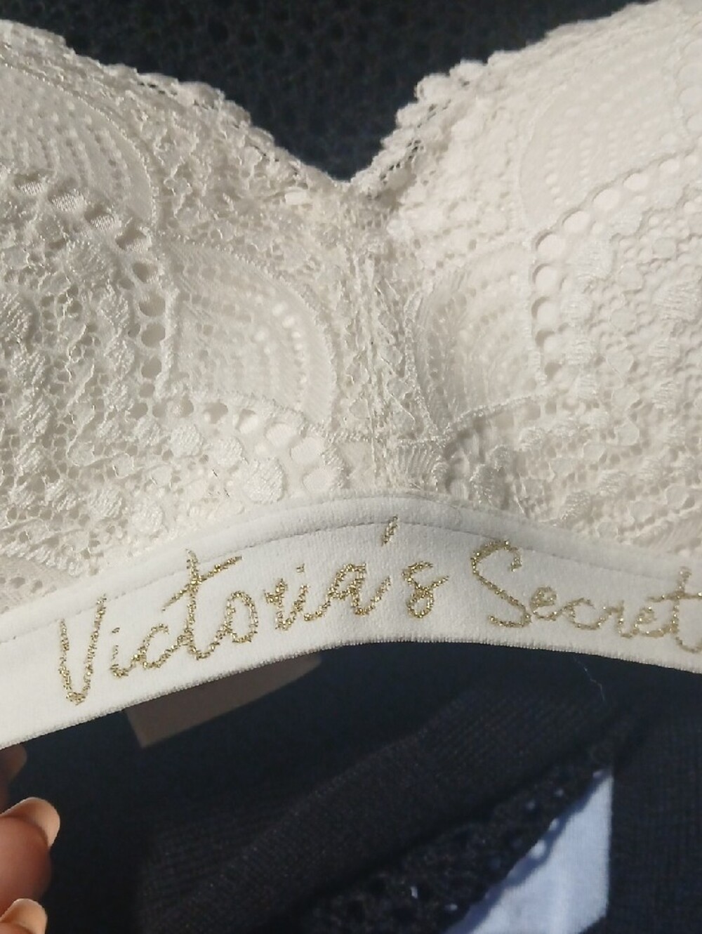 Victoria's Secret White Lace Plunge Bralette - Picture 9 of 9